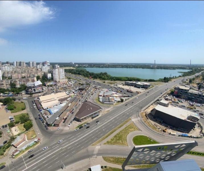 Apartment квартира метро харківська, позняки жк лебединий Kyiv