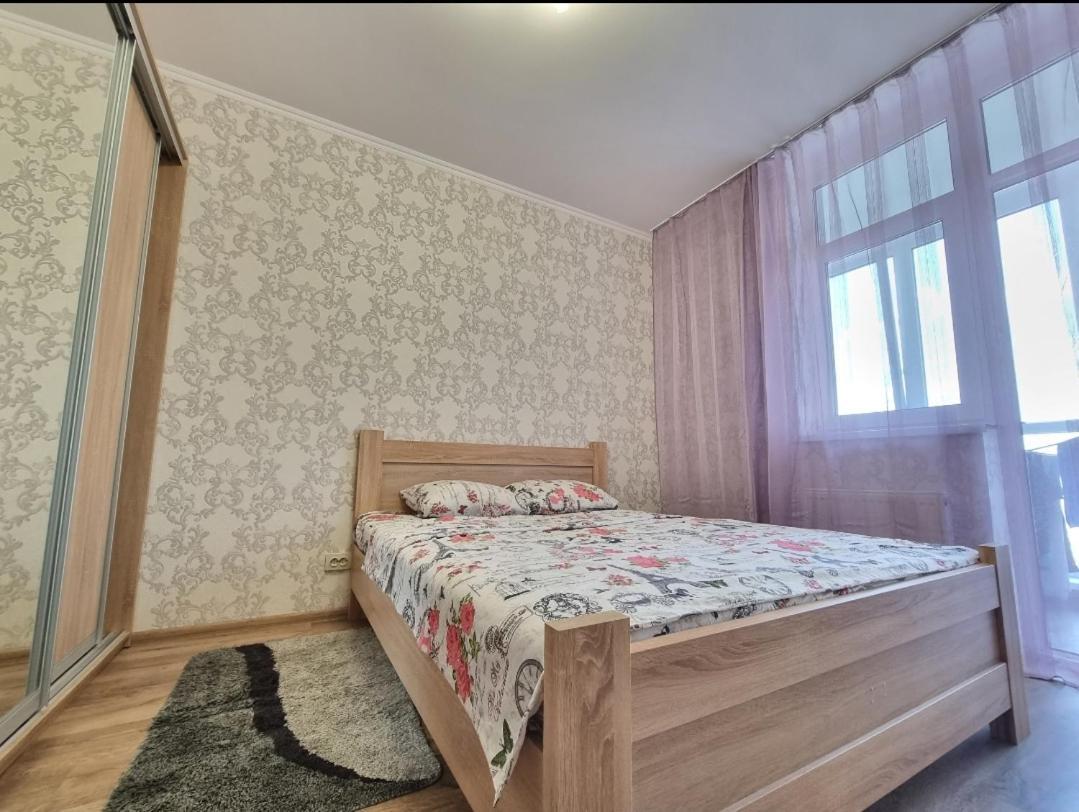 квартира метро харківська, позняки жк лебединий *